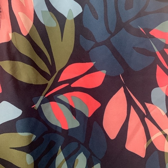 Old Navy Palm Print NWT Board Shorts size 36 - Picture 3 of 9